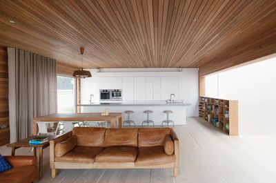 Verhojärjestelmät, SG 5600, Colorama 2, Room shot "Pooley House", Chichester harbour, United Kingdom