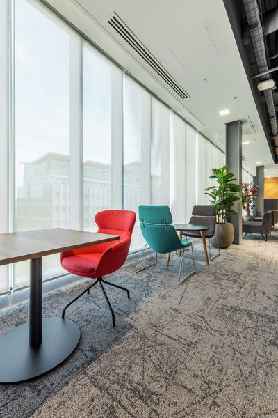 Kierrekaihdinmallisto, SG 4960, Versascreen 1-10%, Virgin Money, Glasgow, Scotland, United Kingdom