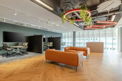 Kierrekaihdinmallisto, SG 4960, Versascreen 1-10%, Virgin Money, Glasgow, Scotland, United Kingdom