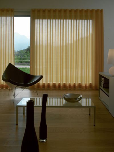 Käsikäyttöiset verhokiskot, Colorama 1, Room shot