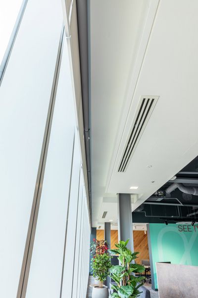 Kierrekaihdinmallisto, SG 4960, Versascreen 1-10%, Virgin Money, Glasgow, Scotland, United Kingdom