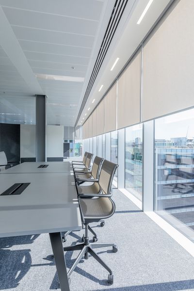 Kierrekaihdinmallisto, SG 4910, Versascreen 1-10%, Virgin Money, Glasgow, Scotland, United Kingdom