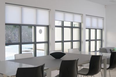 Kierrekaihdinmallisto, SG 4910, Colorama 2, Room shot "Kenny Miller Home", Edinburgh, United Kingdom