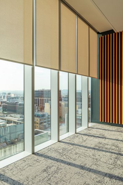 Kierrekaihdinmallisto, SG 4960, Versascreen 1-10%, Virgin Money, Glasgow, Scotland, United Kingdom